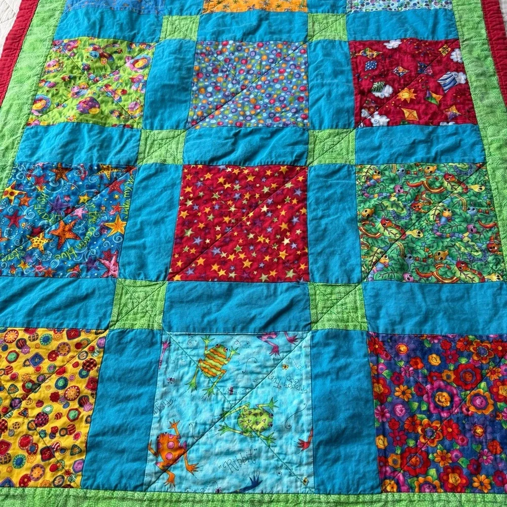 Colorful Patchwork Quilt 34”x44” Cotton Throw Picnic Beach Blanket